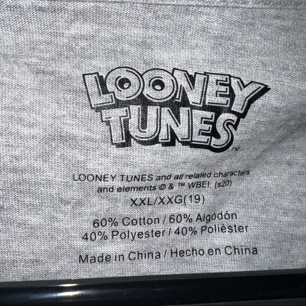 Warner Bros. Gray Looney Tunes Bugs Bunny and Tweety Cropped T-Shirt - Picture 4 of 5